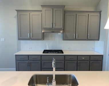 1104 Knightsgate Road - Photo Thumbnail 4