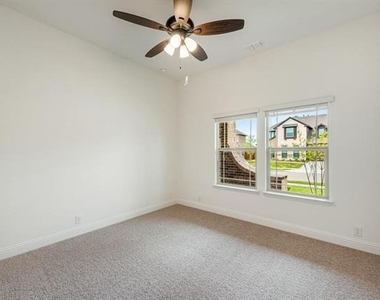 1073 Canuela Way - Photo Thumbnail 5