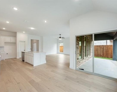 1073 Canuela Way - Photo Thumbnail 17
