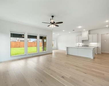 1073 Canuela Way - Photo Thumbnail 10