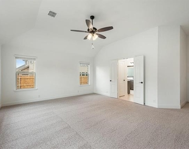 1073 Canuela Way - Photo Thumbnail 20