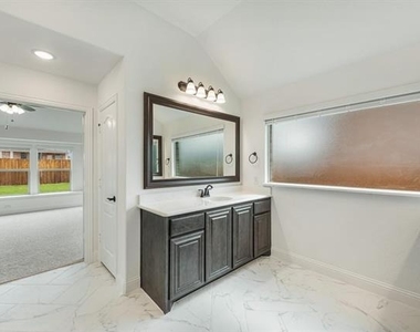 1073 Canuela Way - Photo Thumbnail 22