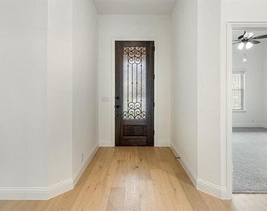 1073 Canuela Way - Photo Thumbnail 3
