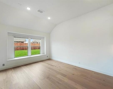 1073 Canuela Way - Photo Thumbnail 18
