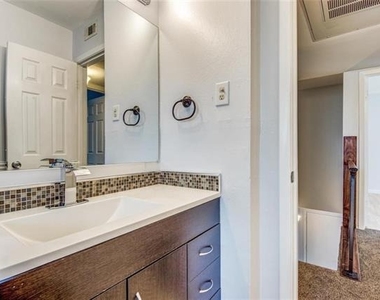 4011 Cole Avenue - Photo Thumbnail 12