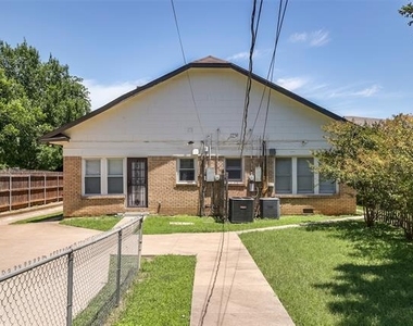 1906 Clover Lane - Photo Thumbnail 15