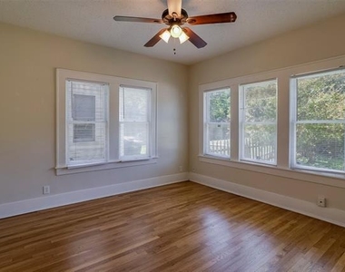 1906 Clover Lane - Photo Thumbnail 12