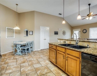 1109 Ashby Drive - Photo Thumbnail 10
