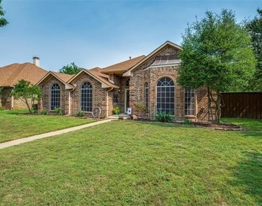 1109 Ashby Drive - Photo Thumbnail 2