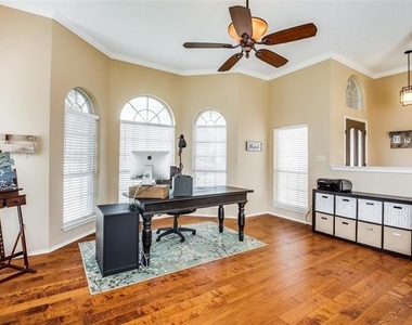 1109 Ashby Drive - Photo Thumbnail 7