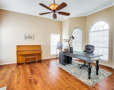 1109 Ashby Drive - Photo Thumbnail 6
