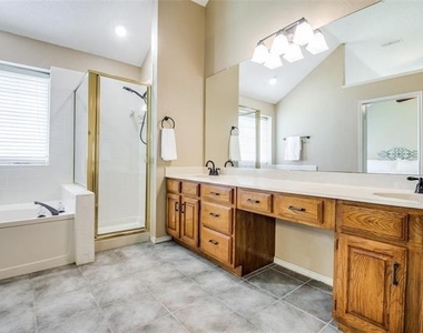 1109 Ashby Drive - Photo Thumbnail 17