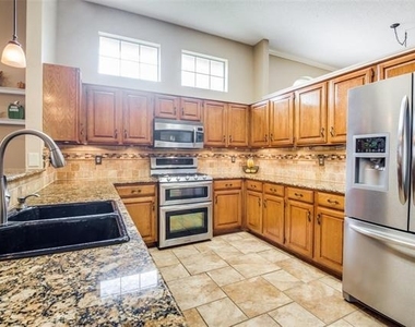 1109 Ashby Drive - Photo Thumbnail 9