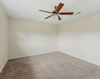 401 N 7th Street - Photo Thumbnail 6