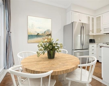 3905 Gilbert Avenue - Photo Thumbnail 4