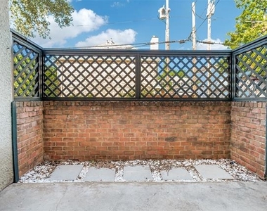 3905 Gilbert Avenue - Photo Thumbnail 17