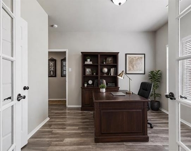 7914 Kristina Drive - Photo Thumbnail 5