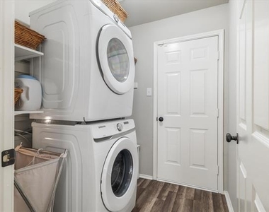 7914 Kristina Drive - Photo Thumbnail 23
