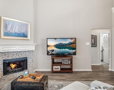 7914 Kristina Drive - Photo Thumbnail 9