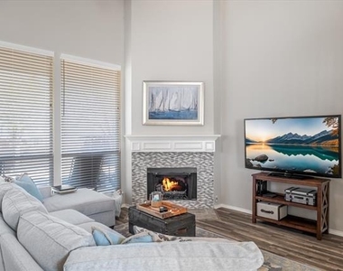 7914 Kristina Drive - Photo Thumbnail 8