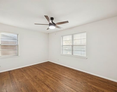 10042 Brockbank Drive - Photo Thumbnail 5