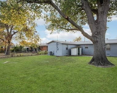 10042 Brockbank Drive - Photo Thumbnail 14