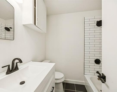 10042 Brockbank Drive - Photo Thumbnail 6