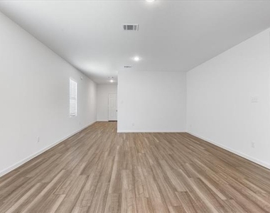 4406 Wood Fern Road - Photo Thumbnail 9
