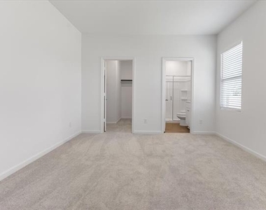 4406 Wood Fern Road - Photo Thumbnail 17
