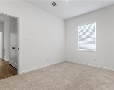 4406 Wood Fern Road - Photo Thumbnail 14