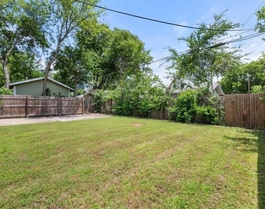 438 Sabine Avenue - Photo Thumbnail 20