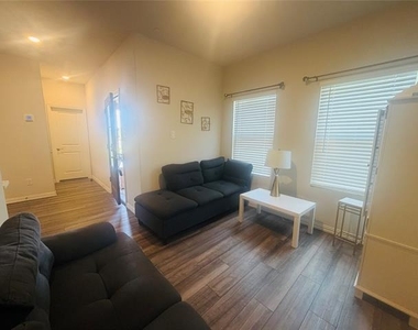 109 Olympus Street - Photo Thumbnail 21