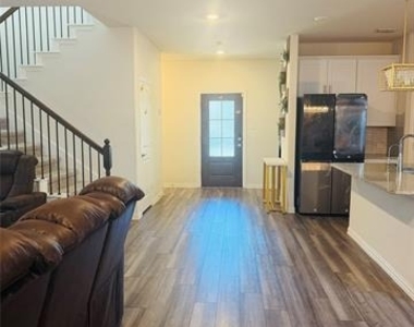 109 Olympus Street - Photo Thumbnail 16