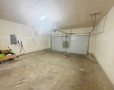 109 Olympus Street - Photo Thumbnail 30