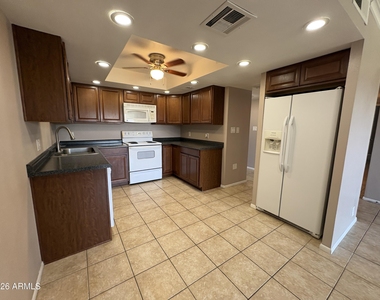 7940 E Camelback Road - Photo Thumbnail 2
