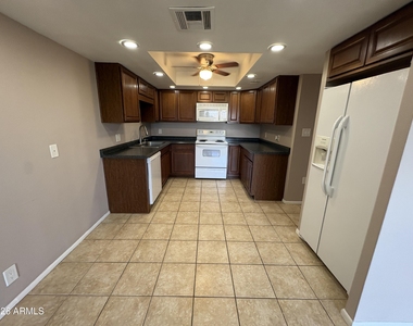 7940 E Camelback Road - Photo Thumbnail 3