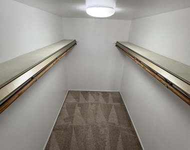 7940 E Camelback Road - Photo Thumbnail 16