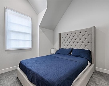 5089 Gaston Avenue - Photo Thumbnail 14