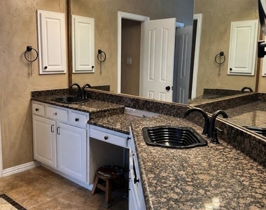 3412 Durham Lane - Photo Thumbnail 10