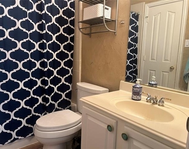 3412 Durham Lane - Photo Thumbnail 6