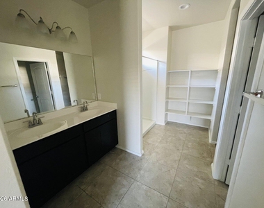 35433 W San Alvarez Avenue - Photo Thumbnail 7
