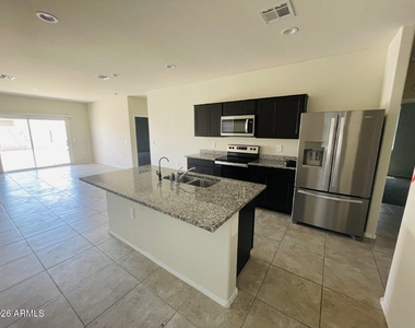35433 W San Alvarez Avenue - Photo Thumbnail 1