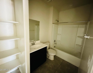 35433 W San Alvarez Avenue - Photo Thumbnail 5