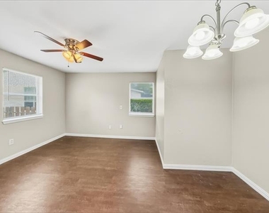 1215 Lowe Street - Photo Thumbnail 5