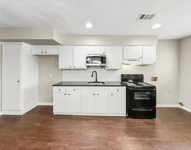 1215 Lowe Street - Photo Thumbnail 8