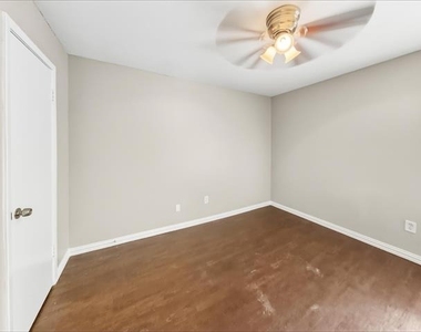1215 Lowe Street - Photo Thumbnail 17