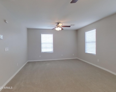 880 W Busa Drive - Photo Thumbnail 12