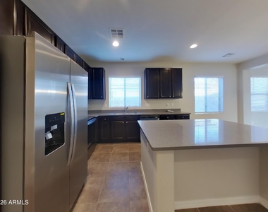 880 W Busa Drive - Photo Thumbnail 4