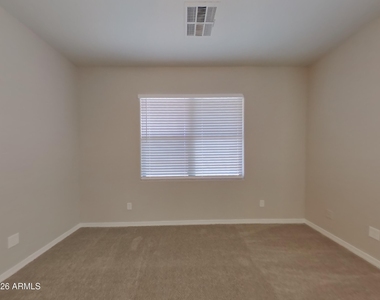 880 W Busa Drive - Photo Thumbnail 5