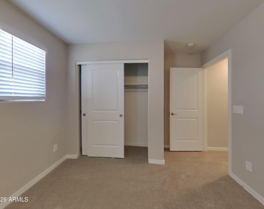 880 W Busa Drive - Photo Thumbnail 9
